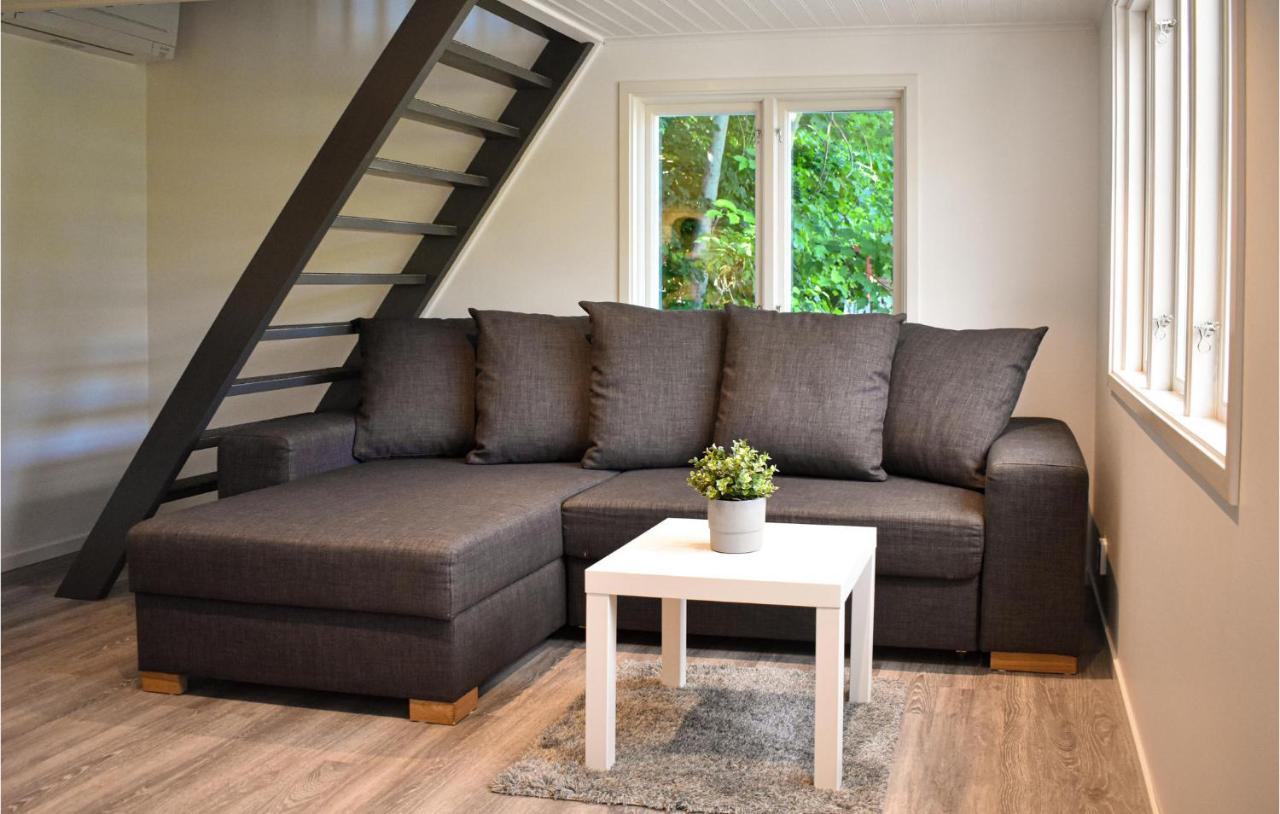 2 Bedroom Amazing Home In Fjaelkinge Exteriér fotografie
